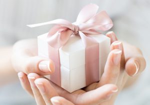هدیه برای خانم ها