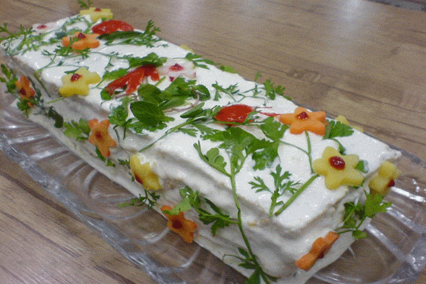 سالاد الویه به شکل کیک 