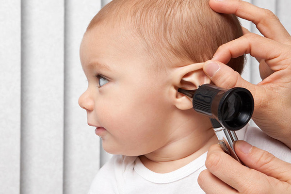 گوش درد نوزاد 