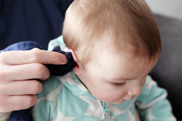 درمان گوش درد نوزاد 