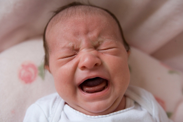 گریه کردن نوزاد 