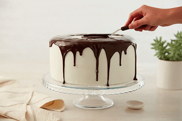 تزئین کیک فوندانت با شکلات