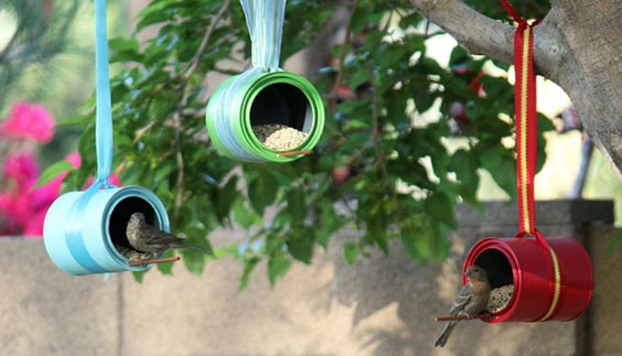 عکس  کاردستی با قوطی کنسرو برای ظرف غذای پرنده ها