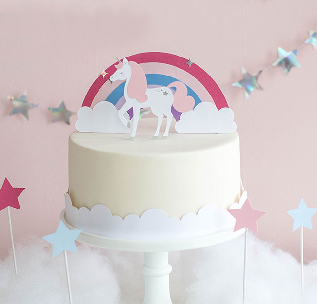 عکس تزیین کردن کیک برای تم تولد اسب تک شاخ