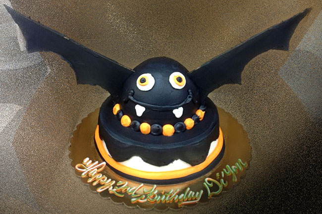 عکس کیک تم تولد خفاش