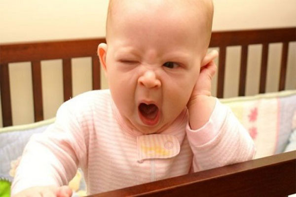تنظیم خواب نوزاد: چگونه الگوی خواب برای نوزادمان تنظیم کنیم؟