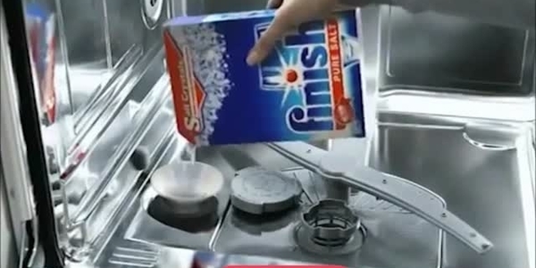 علت سفیدک زدن ظروف در ماشین ظرفشویی چیست؟