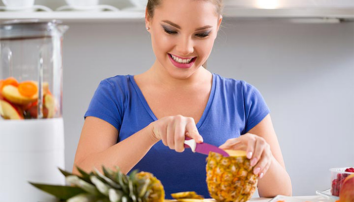 خوردن آناناس در بارداری؛ فواید، مضرات و میزان مجاز مصرف