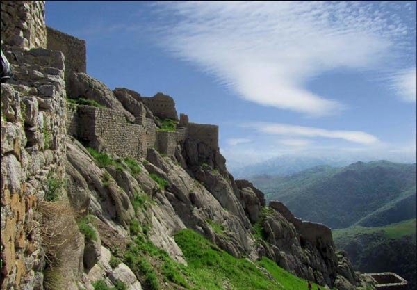قلعه کلیبر از جاهای دیدنی کلیبر