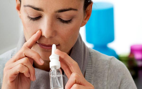 ضد عفونی کردن بینی با آب نمک