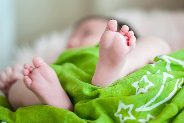 کج شدن پای نوزاد، راه‌های تشخیص و درمان