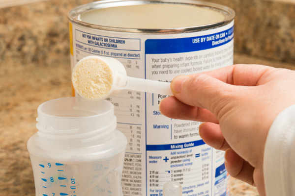 قوطی شیر خشک را 30 روز پس از باز شدن دور بریزید