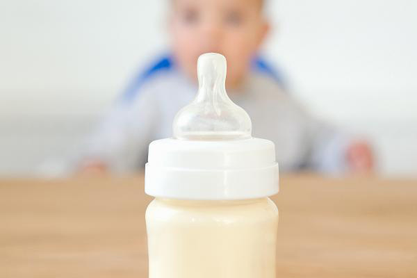 طرز تهیه شیر خشک خانگی در ۱۰ دقیقه