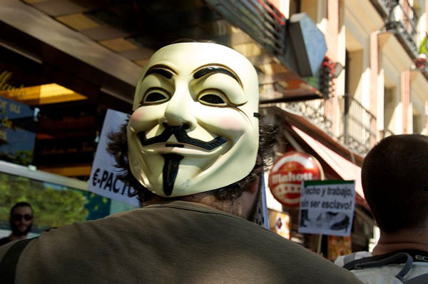 راهپیمایی «رژه میلیون ماسک» در لندن توسط آنارشیست‌ها