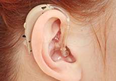 سمعک چیست و چگونه به افراد کم شنوا کمک میکند؟