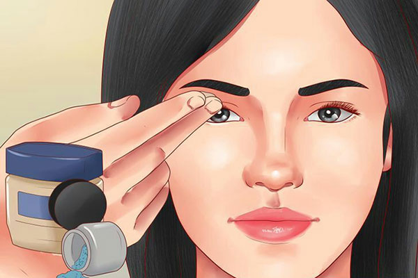 نکات مهم راجع به پاک کردن آرایش چشم