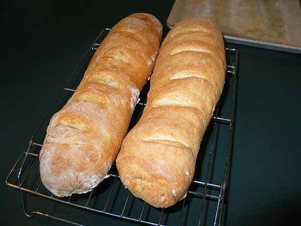 طرز تهیه نان باگت خانگی