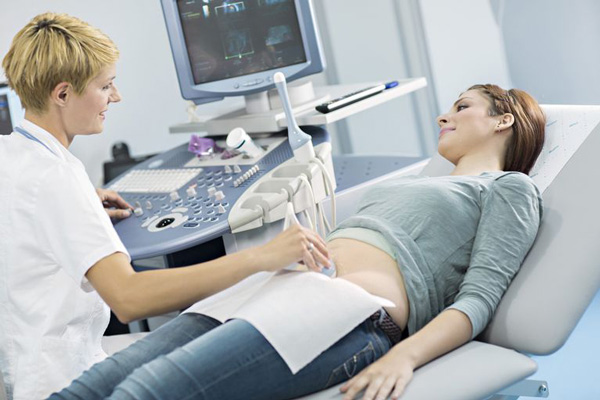 سونوگرافی و آزمایش غربالگری سه ماهه اول بارداری