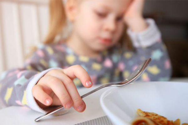 برای رفتار با کودک بد غذا؛ مواد غذایی آلرژی زا را مدنظر داشته باشید