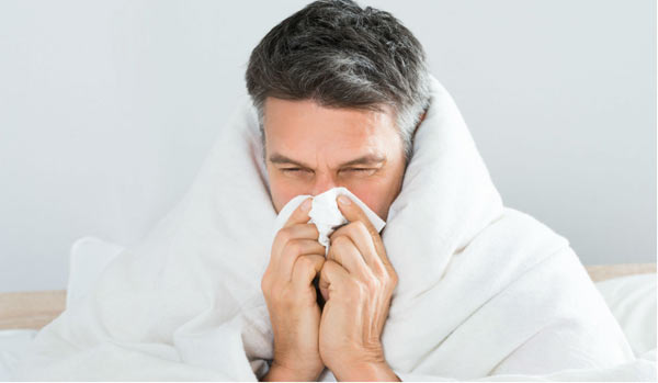 سرماخوردگی یکی از علت‌های تلخی دهان در صبح
