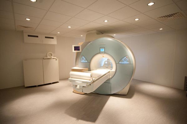 انجام MRI می‌تواند در مشاهده کیست بیکر و یا پارگی غضروف به پزشک کمک کند.