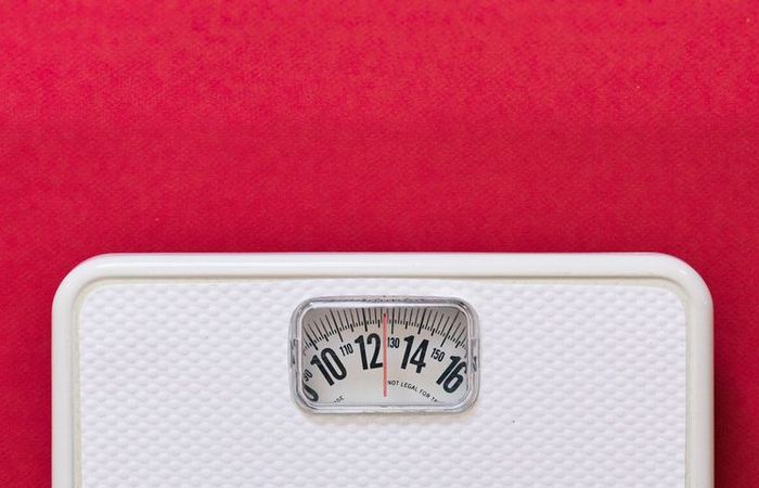 افزایش وزن در زمان قاعدگی؛ علل + راه حل پیشگیری