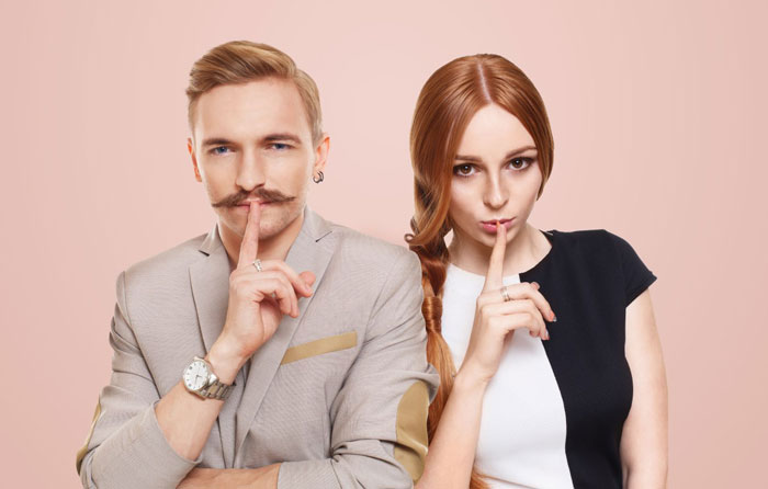 با عدم رازداری همسر چه کنیم؟ رازداری همسر