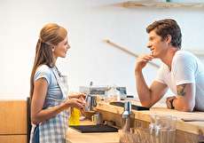 آموزش عشوه گری؛ چطور او را به خود جذب کنم؟