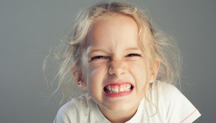 دندان قروچه در کودکان، دلایل و راه های درمان