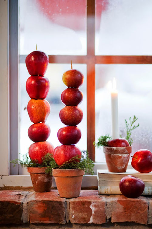 تزئین سیب با سیخ چوبی