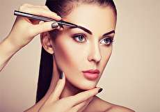 آموزش قرینه سازی ابرو به ۳ روش