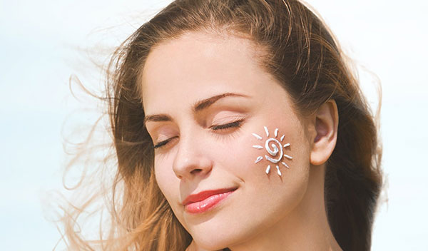 از بین بردن منافذ باز پوست با ضد آفتاب