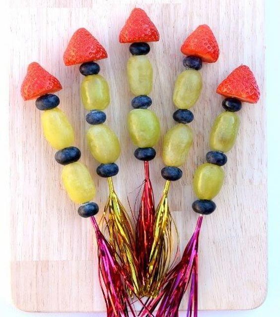 عکس تزیین میوه برای کودک با انگور