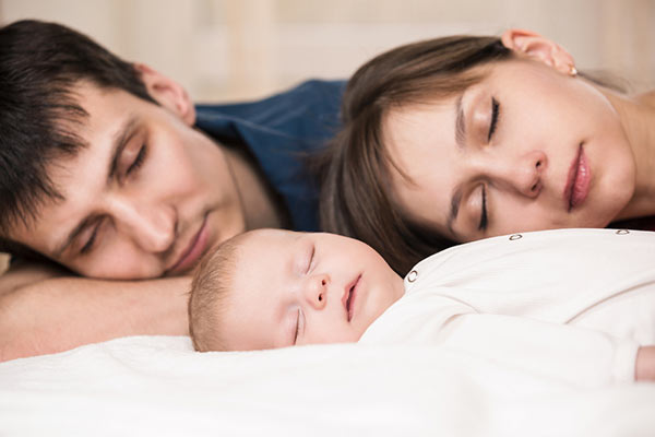 آگاهی والدین از تنظیم خواب نوزاد + تاثیر ماساژ کودک در میزان خواب