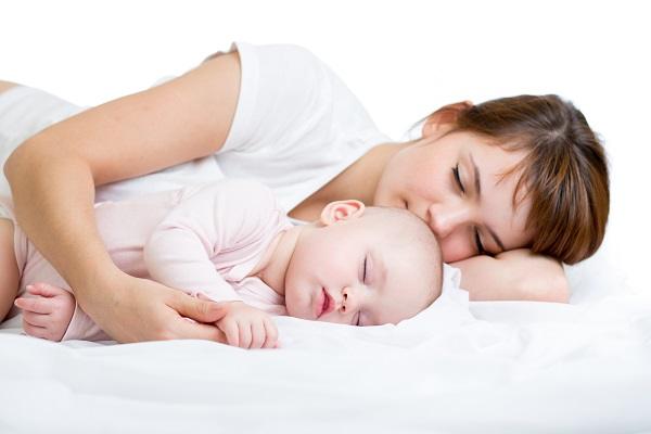 آگاهی والدین از تنظیم خواب نوزاد + تاثیر ماساژ کودک در میزان خواب