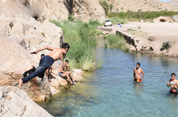چشمه گلابی فارس، زیبا و دلنشین