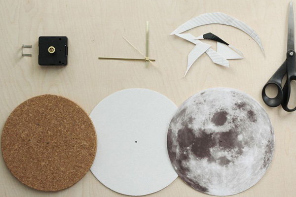 عکس کاردستی ساعت به شکل ماه