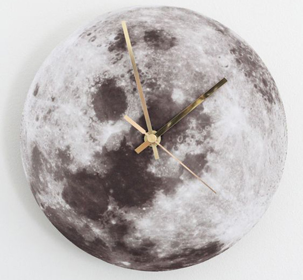 عکس کاردستی ساعت به شکل ماه