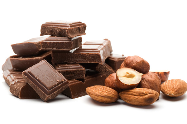 شکلات و مغزها - غذاهای نفاخ در دوران شیردهی