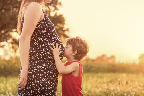 مشکلات بارداری با داشتن کودک خردسال  