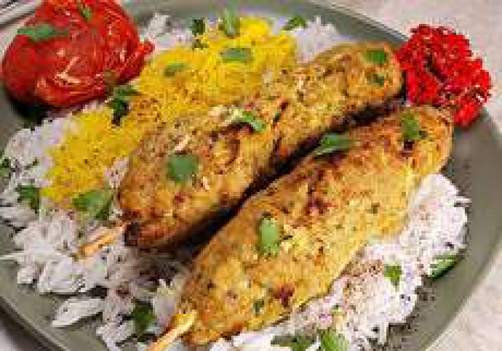 کباب کوبیده تابه ای مرغ با سیخ چوبی - ستاره