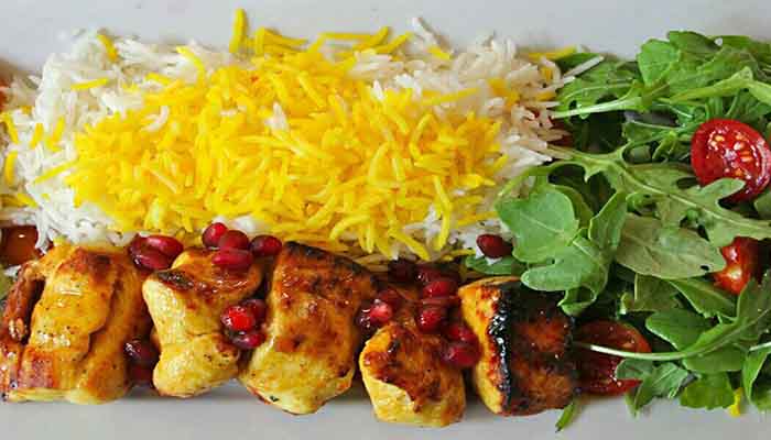 طرز تهیه جوجه کباب رستورانی با ماست و زعفران