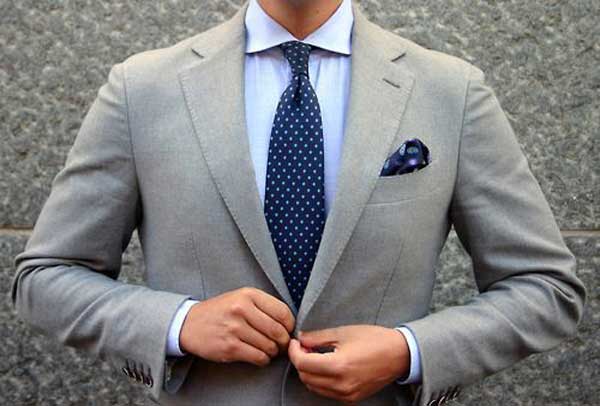 چگونگی هماهنگ کردن کراوات با کت و شلوار و پیراهن‌
