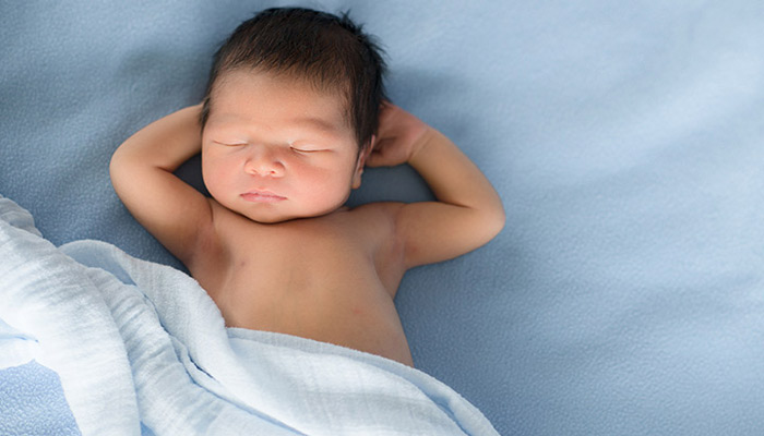 علت عرق كردن کودکان در خواب چیست؟