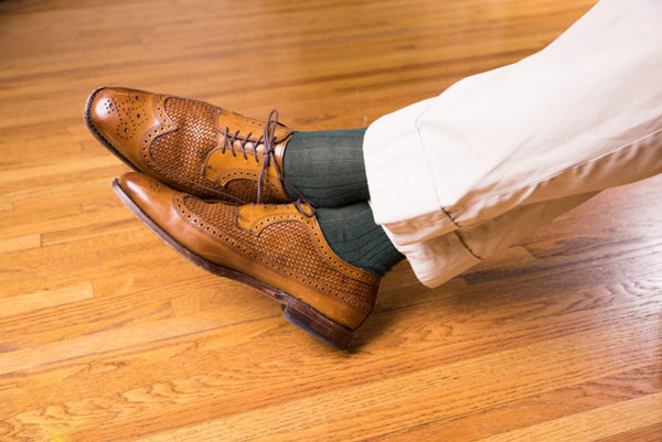 3 راه آسان برای ست‌ کردن جوراب با کفش و شلوار