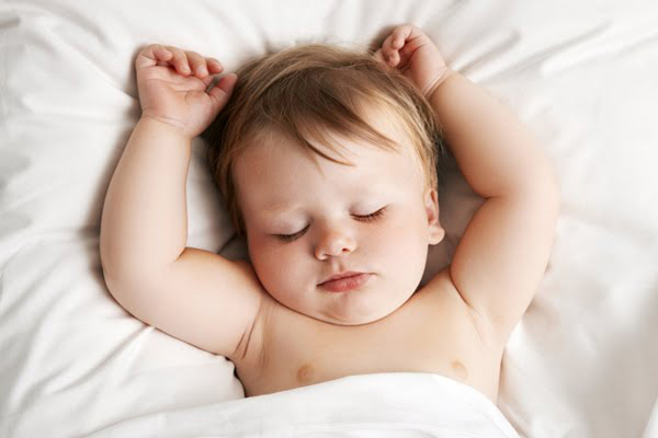 نخوابیدن نوزاد در شب