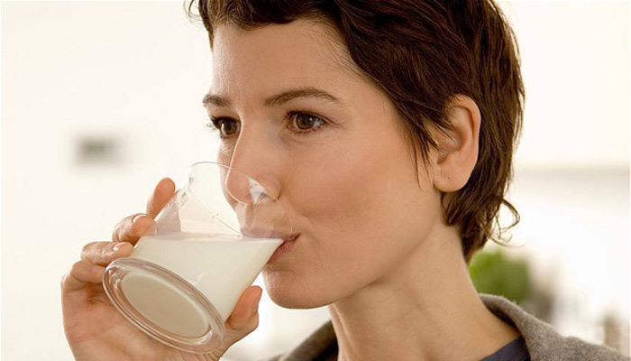 آیا نوشیدن شیربادام در شیردهی خطرناک است؟