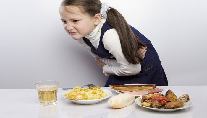 مسمومیت غذایی در کودکان