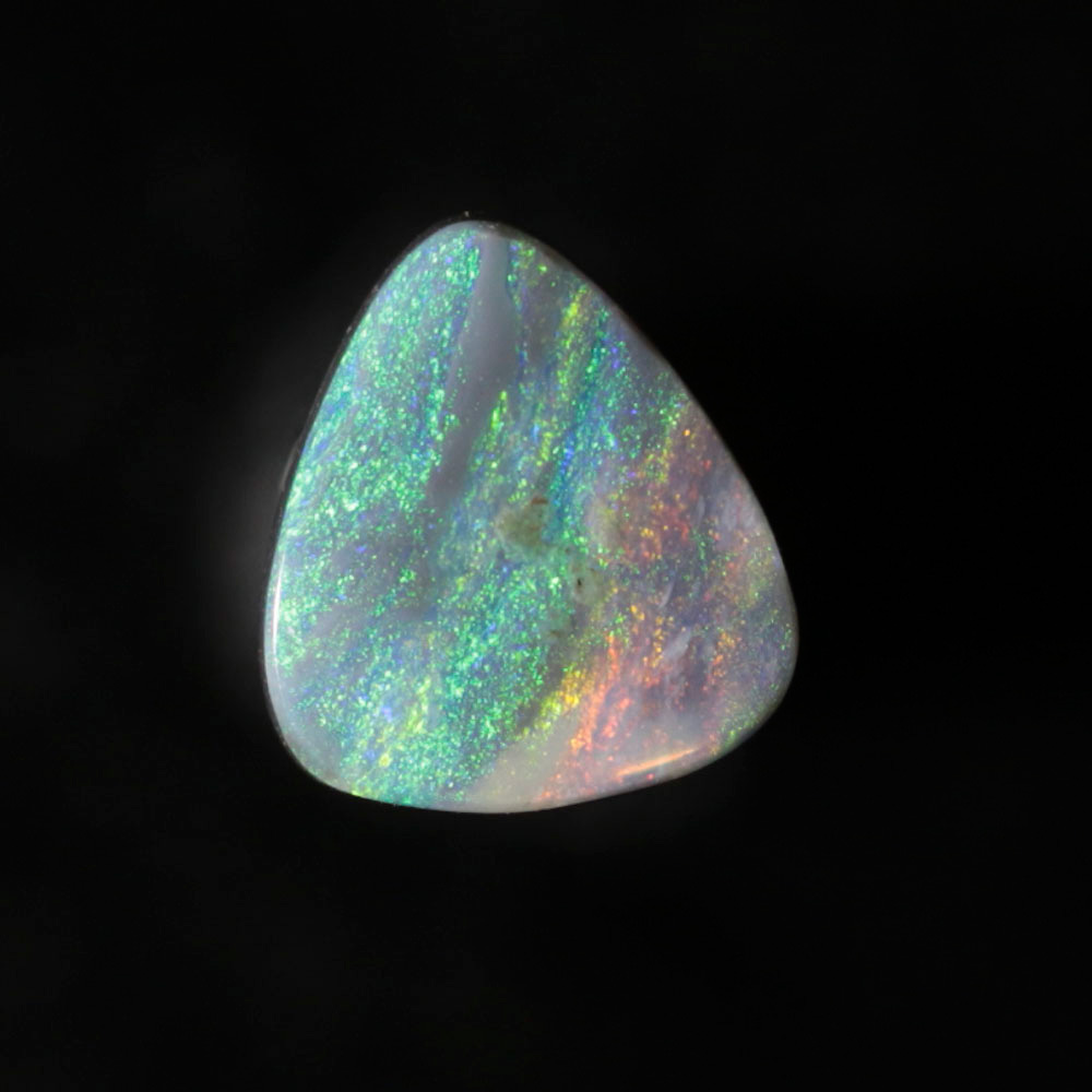سنگ اوپال؛ سنگی زیبا که هیچکدام از ویژگی‌های یک سنگ را ندارد.