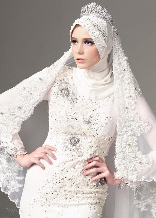 زیباترین انواع مدل لباس عروس با حجاب با کلاه//